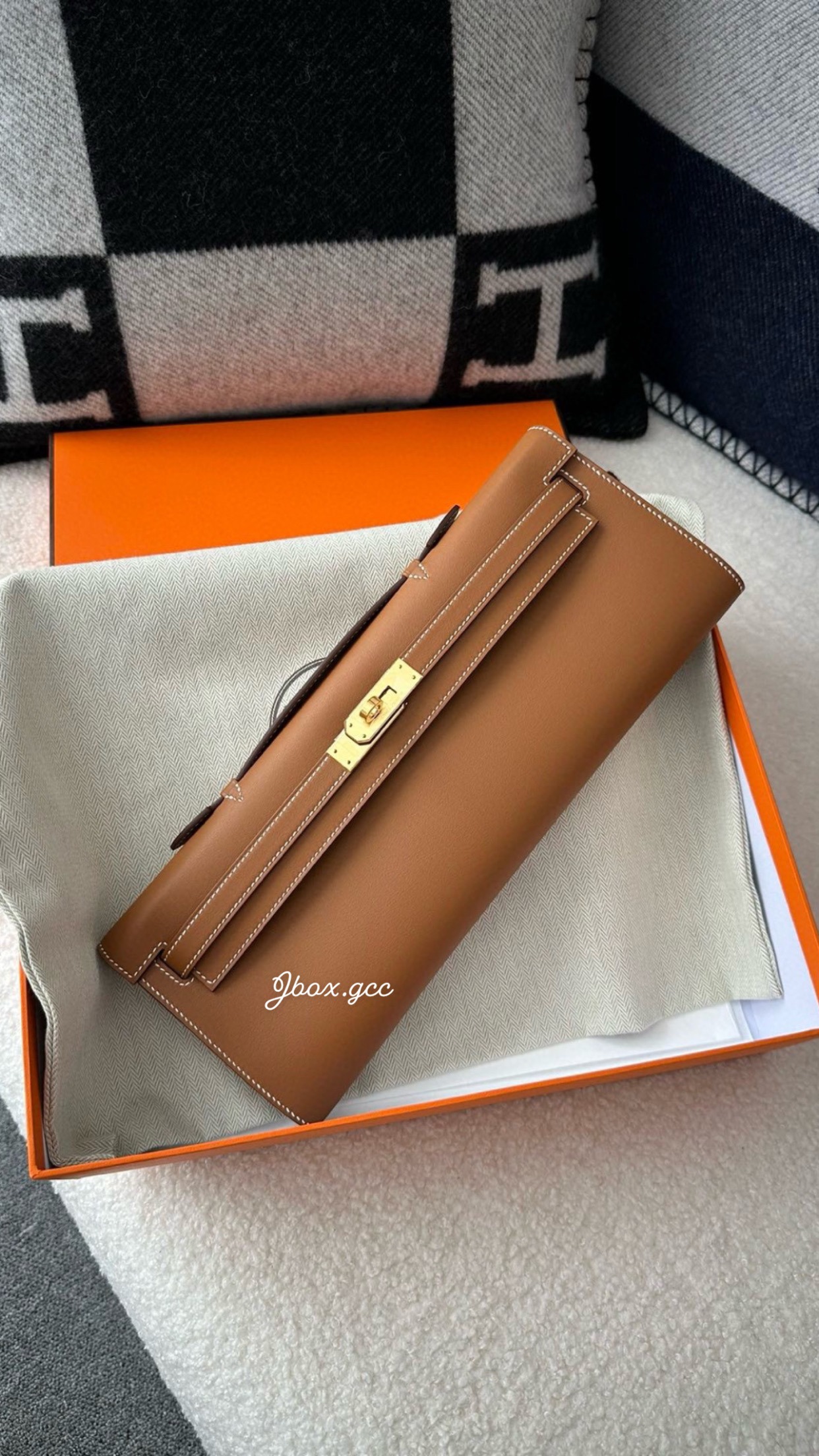 Round malachite earrings