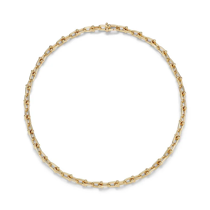 Hard small necklace