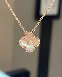 Flower necklace